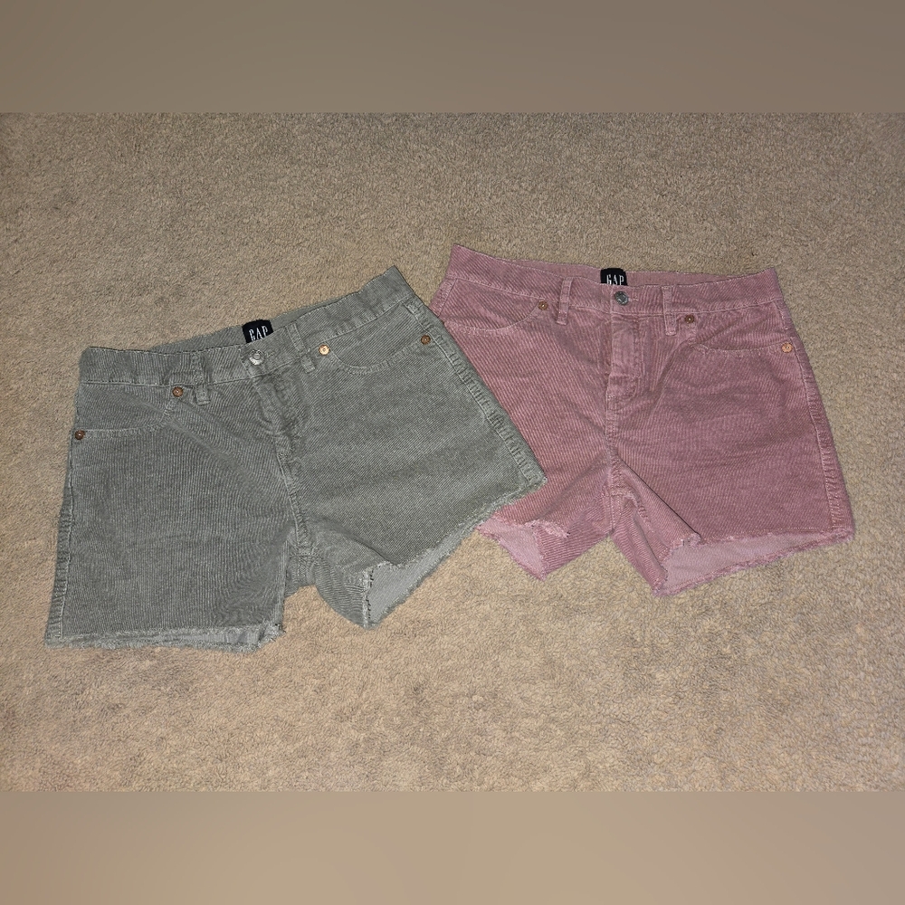 EUC SET OF 2 GAP CORDUROY SHORTS SIZE 4